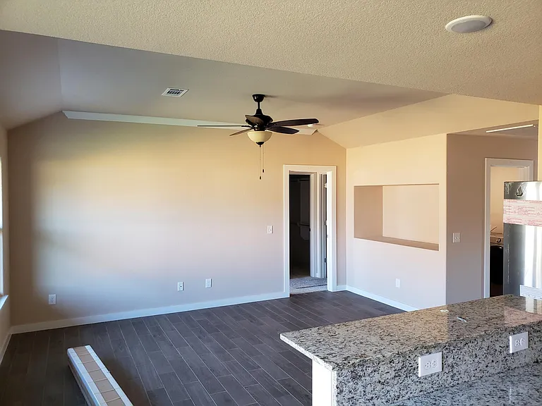 433 Red Robin St #433 — Photo 7