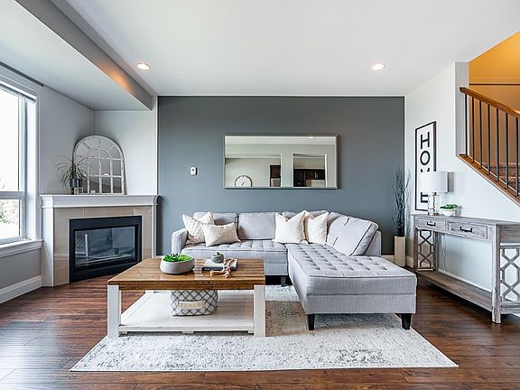 3rd image of 6026 Lindeman St #26
