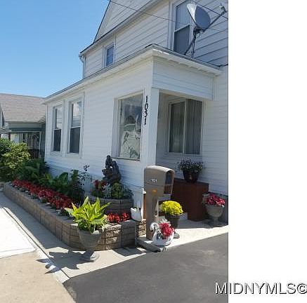 2nd image of 1031 Belmont Ave