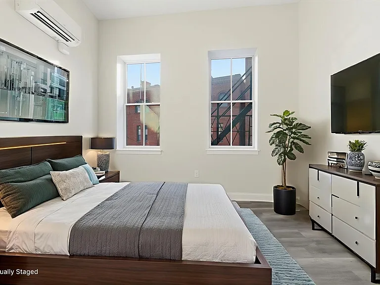 19-25 Essex St #303 — Photo 7