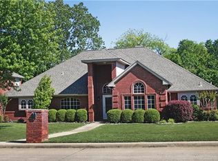 818 Xavier Dr, Mansfield, TX 76063