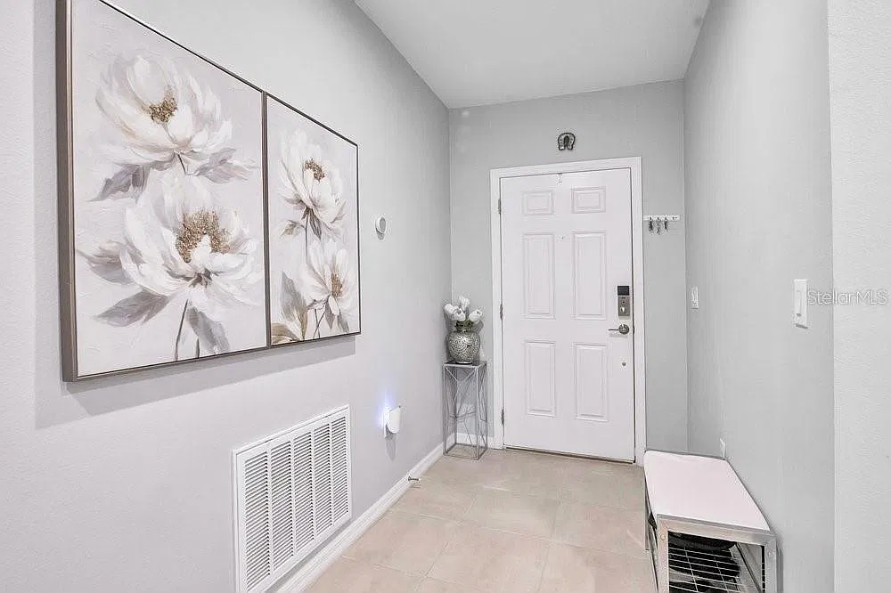 3 bed, 2.0 bath, 1520 sqft, $2,300 — Photo 4