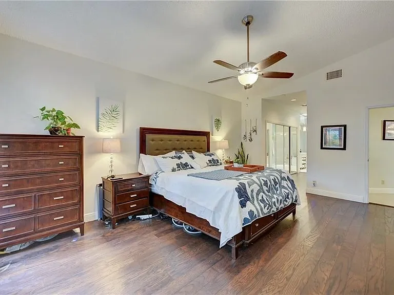 8171 Hampton Wood Dr — Photo 14