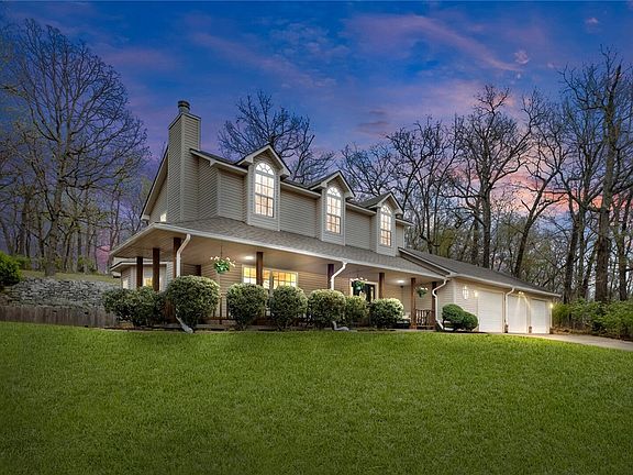 3rd image of 13830 Canterbury Ln