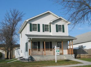 1015 N 4th St, Grand Forks, ND 58203