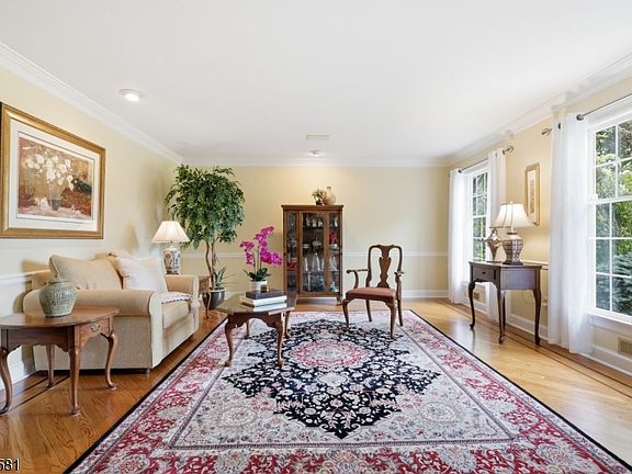 4th image of 9 Proprietor Ln