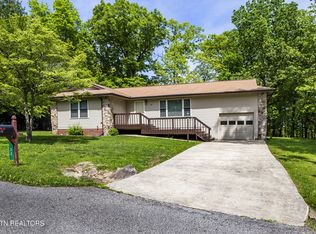 33 Druid Cir, Crossville, TN 38558