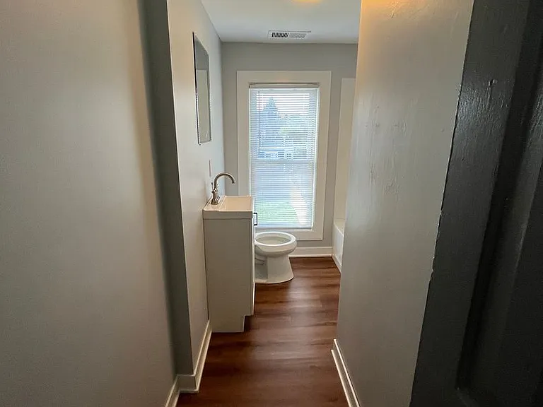 3533 Douglas Ave — Photo 6