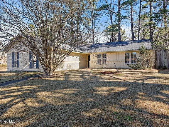 3rd image of 552 Cedarwood Dr