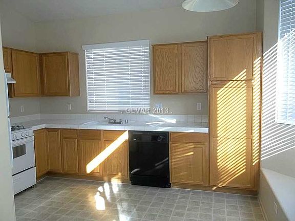 5th image of 2679 W Richmar Ave