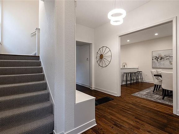 5th image of 3219 Charlotte St