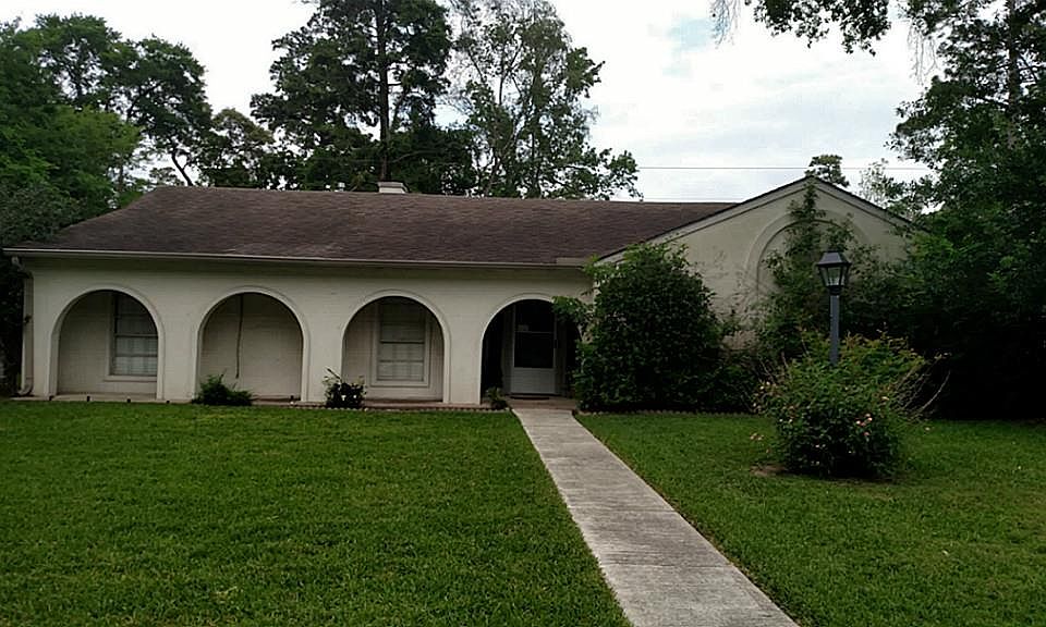 2nd image of 302 Hickory Ridge Dr