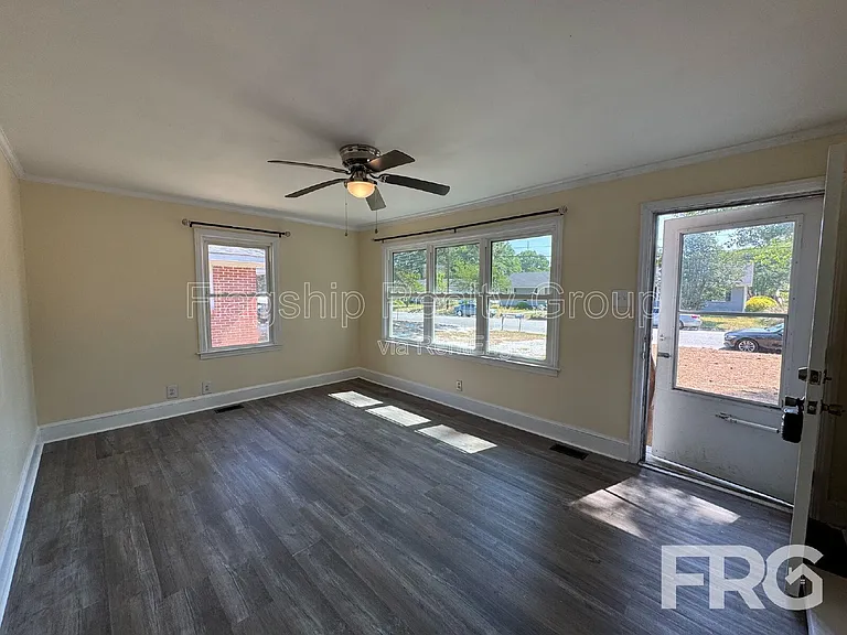 1403 Clingman St — Photo 9