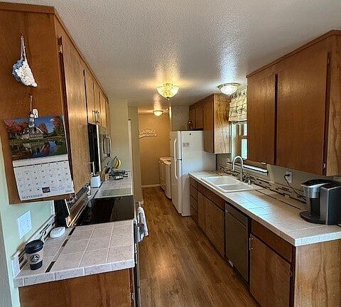 4th image of 420 Rosewood Drive