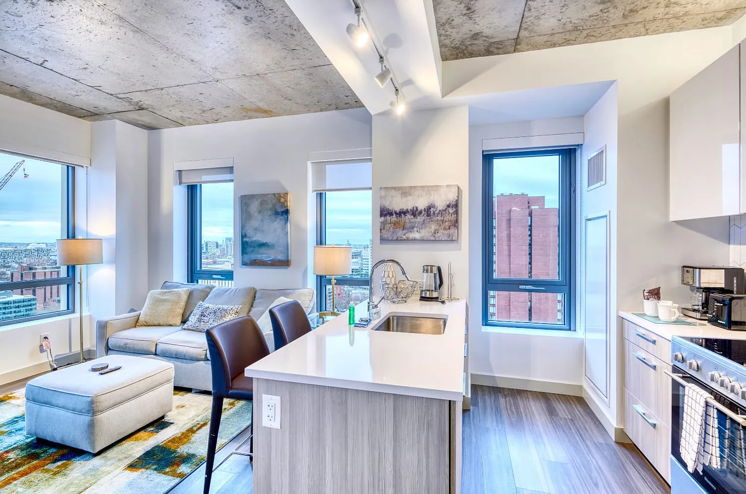 2 bed, 2.0 bath, 828 sqft, $10,932 — Photo 2