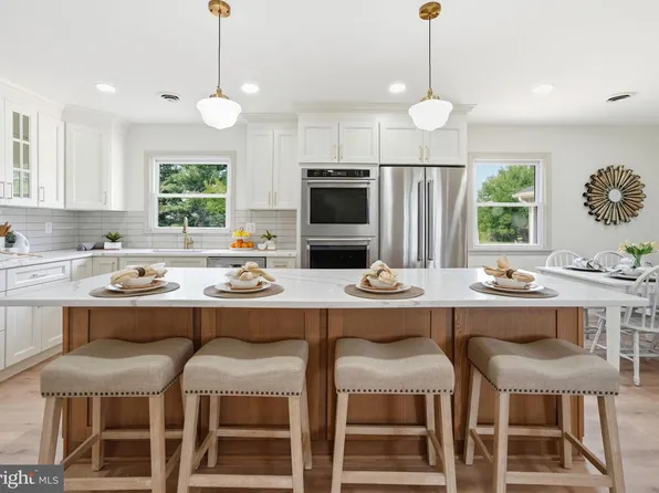 14007 Fitzwater Dr, Nokesville, VA 20181