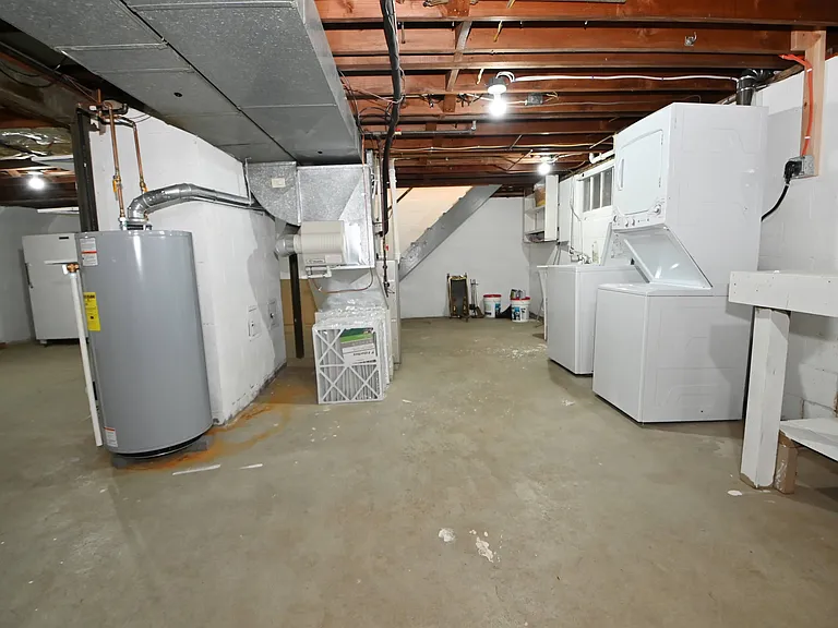 56 West St — Photo 44