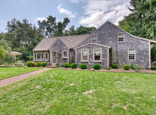 664 Noyack Rd, Southampton, NY 11968