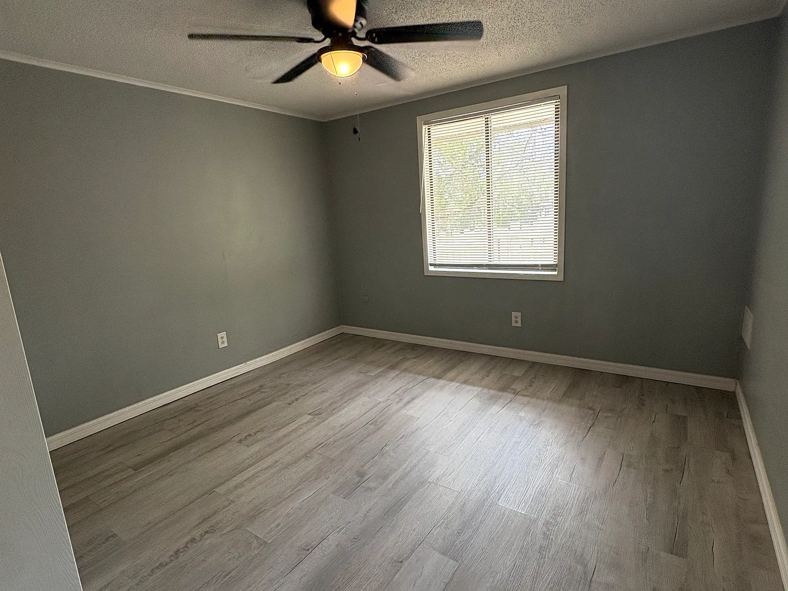 37917 Hillside Ln — Photo 4
