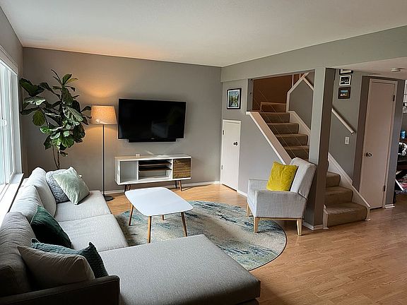 2nd image of 103 Caspar Pl