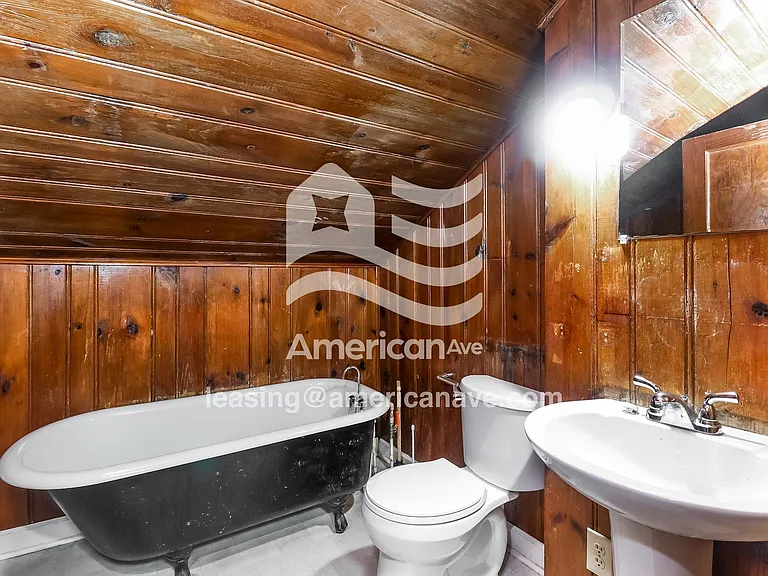 18532_014_bathroom_14.jpg