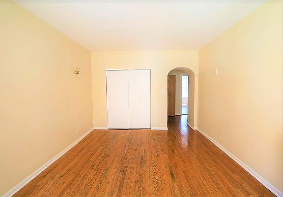 4th image of 8124 S Drexel Ave APT 1E
