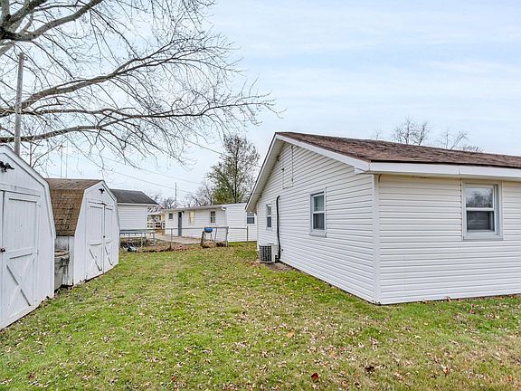 5th image of 819 Eastwich Dr