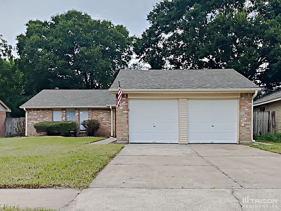 2nd image of 13918 Dominique Dr