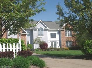 6824 Mayapple Cir, Solon, OH 44139
