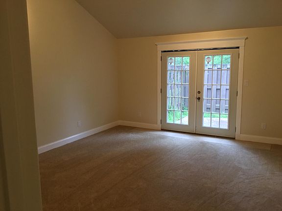 4th image of 1910 Spanish Oaks Dr SE