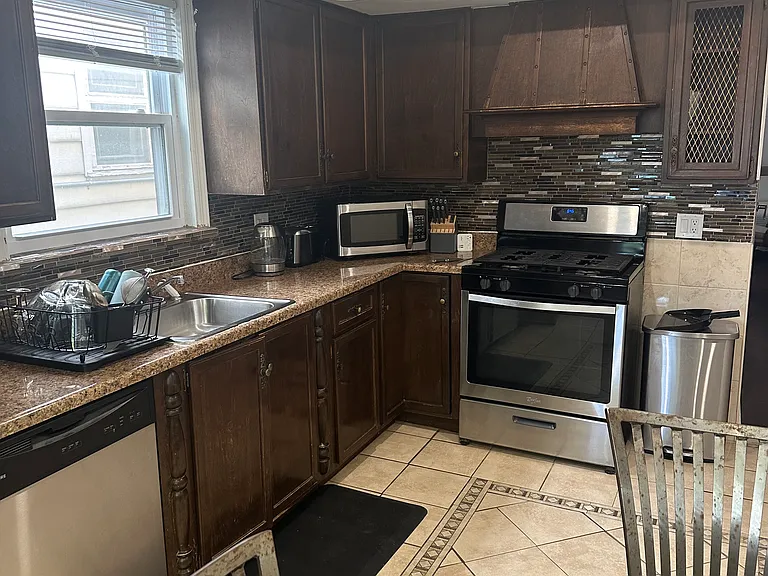 859 Avenue C #1 — Photo 6