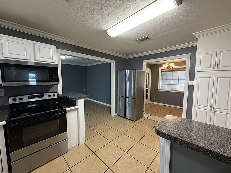 7532 Patricia St — Photo 4
