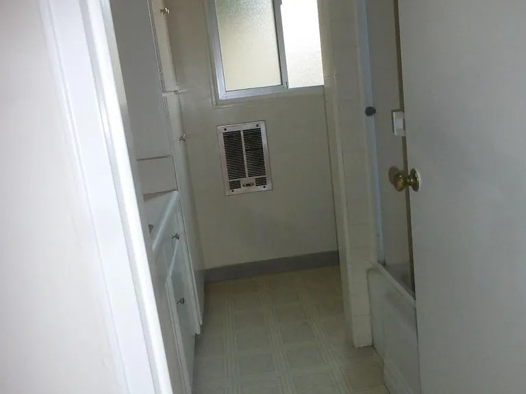 shower/tub
