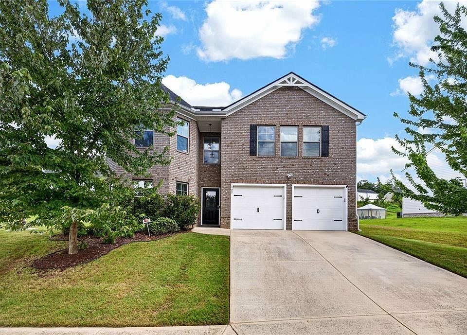 1st image of 140 Blue Heron Way