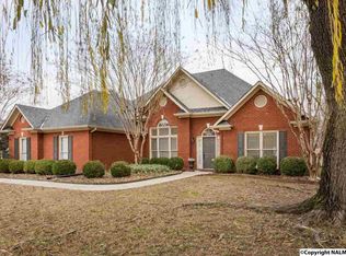 2703 Bransford Trl SE, Owens Cross Roads, AL 35763