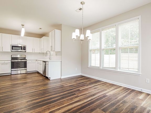 4th image of 232 Haywood Ln