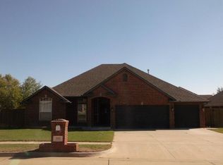 908 N Barn Hill Way, Mustang, OK 73064
