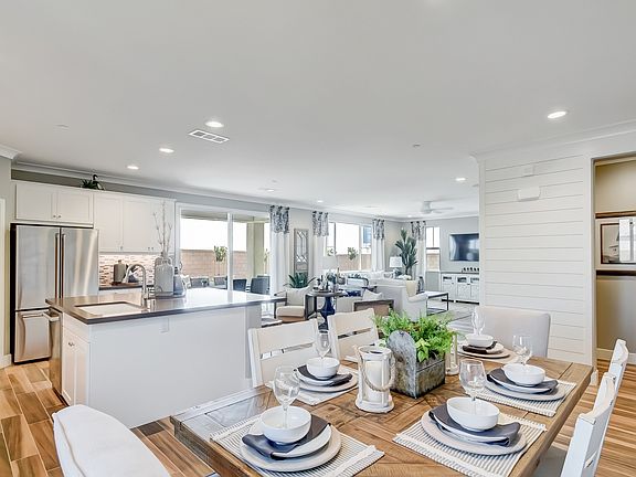Dining area off kitchen