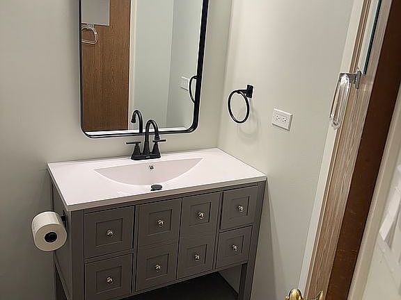 5th image of 1417 E Wyndham Cir APT 104