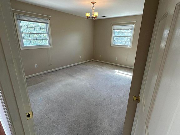 4th image of 148 Rosewood Ln