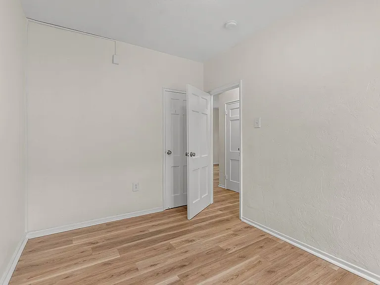734 N Terrace St — Photo 6
