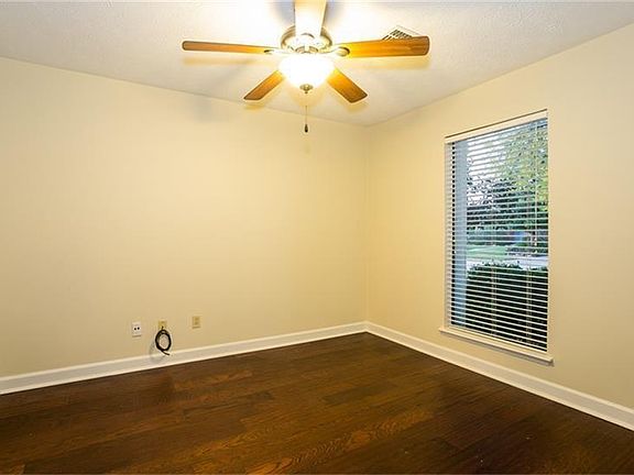 4th image of 21319 Park Valley Dr