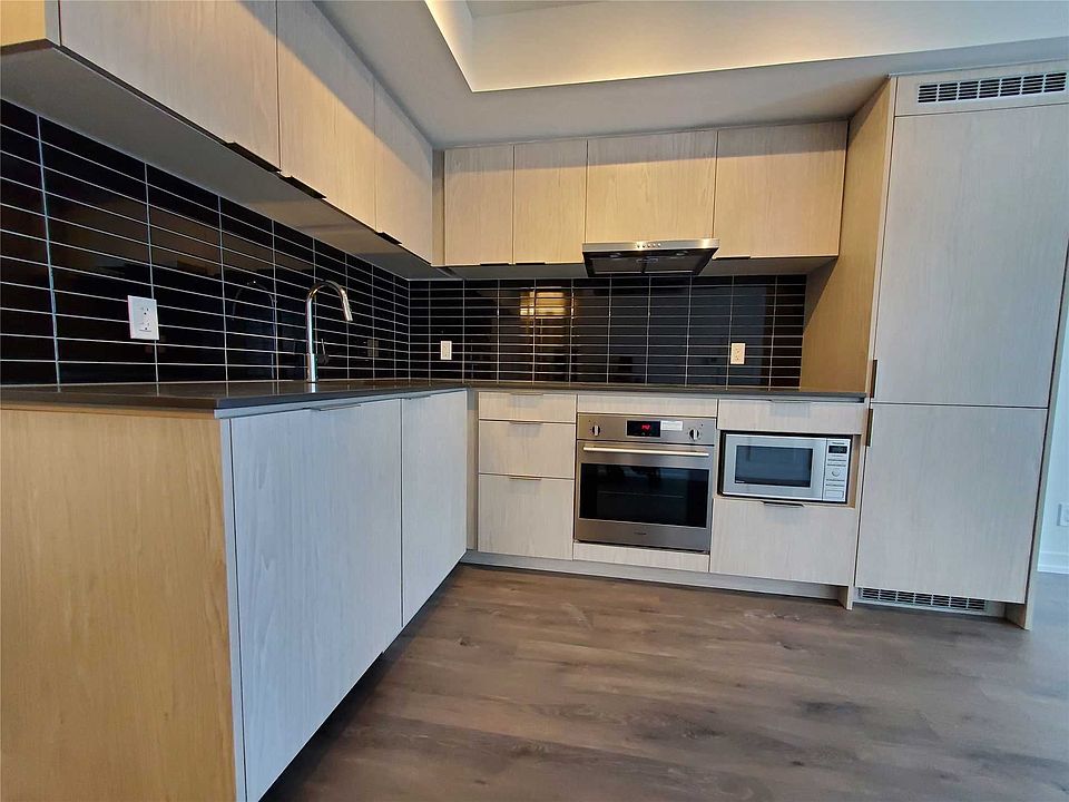 2nd image of 60 Shuter St #2601