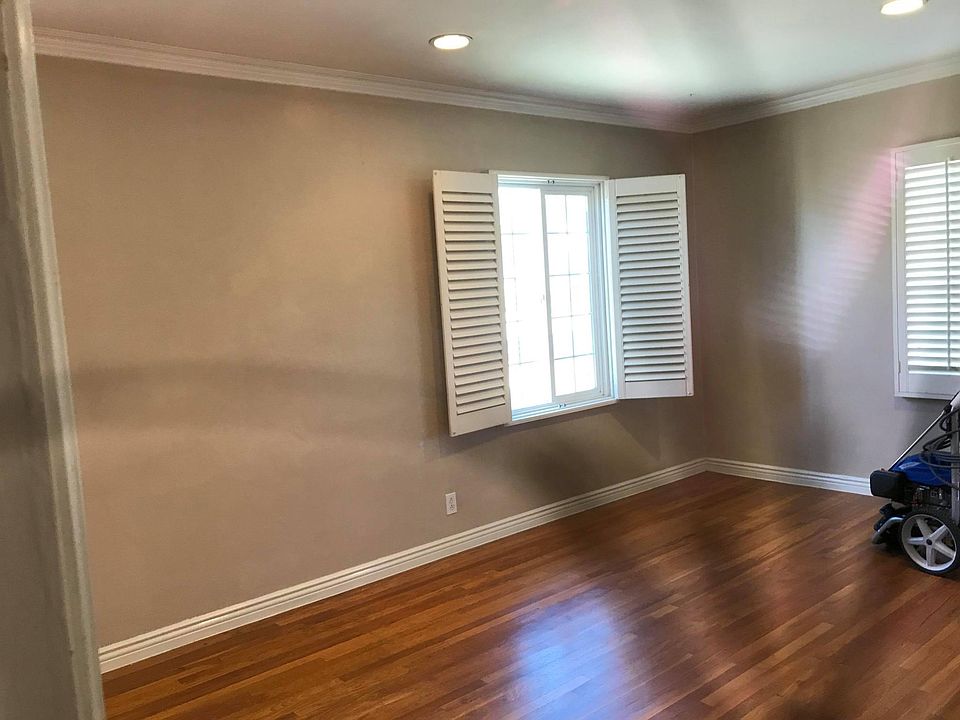 1st image of 500 Almora St