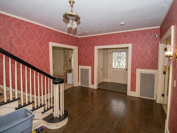 5th image of 65 Willowbrook St