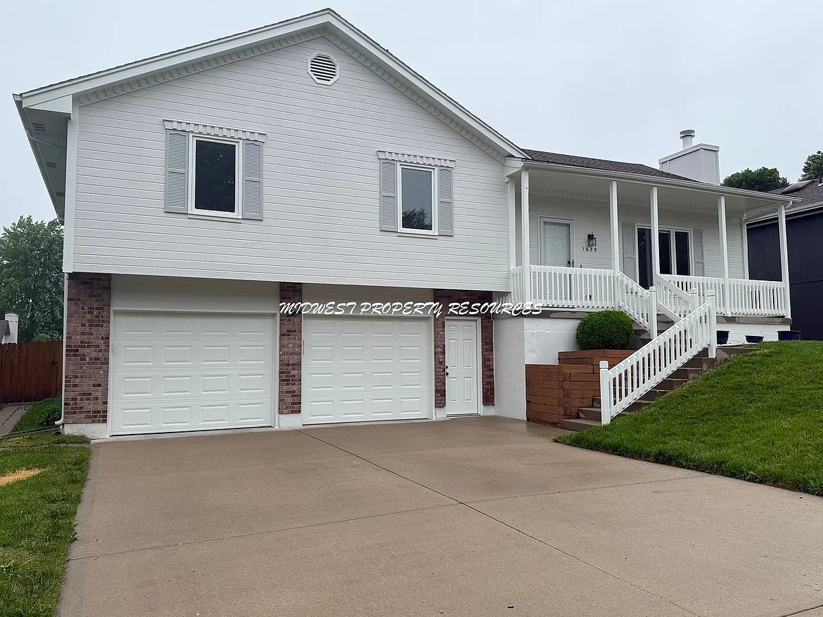 Building Photo - 1629 NE Whitestone Dr