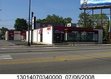 2nd image of 2415 W Peterson Ave