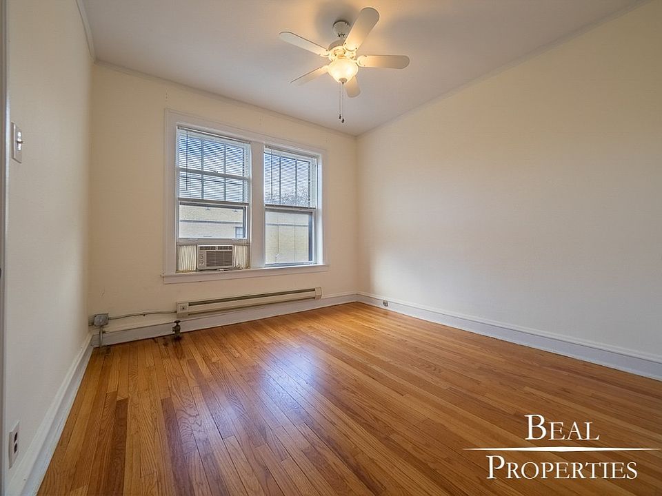 1st image of 1121 W Oakdale Ave APT 2A