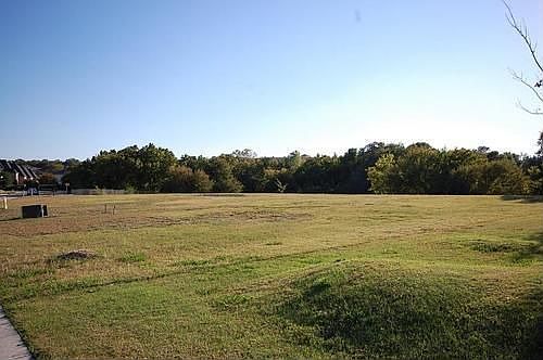 4th image of 6701 Woodland Creek Dr