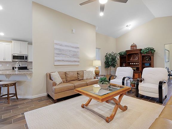 4th image of 5948 Brae Burn Cir